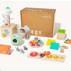 Lovevery play kit The Babbler Months 13, 14, 15  boxed set